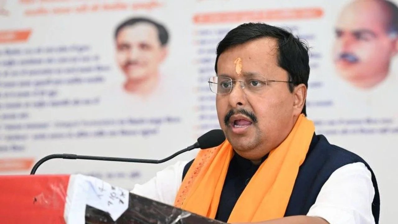 BJP National Team: बीजेपी में बड़े बदलाव की तैयारी, नई टीम को लेकर दिल्ली में तेज हुई हलचल
