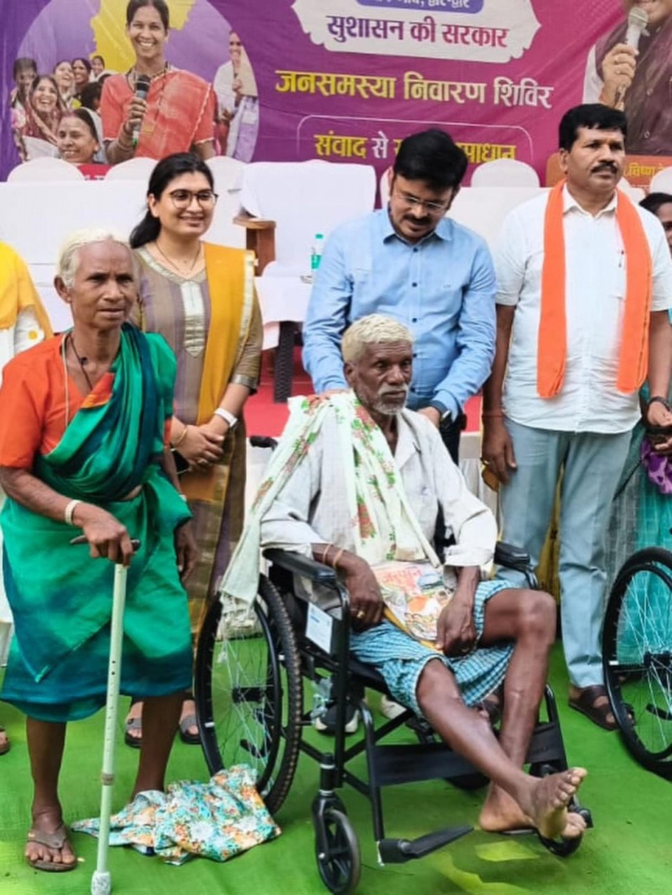 रायपुर : ’सुशासन तिहार में प्रशासन पहुंचा ग्रामीणों के द्वार, जनसमस्याओं के त्वरित निराकरण पर दिया गया जोर’