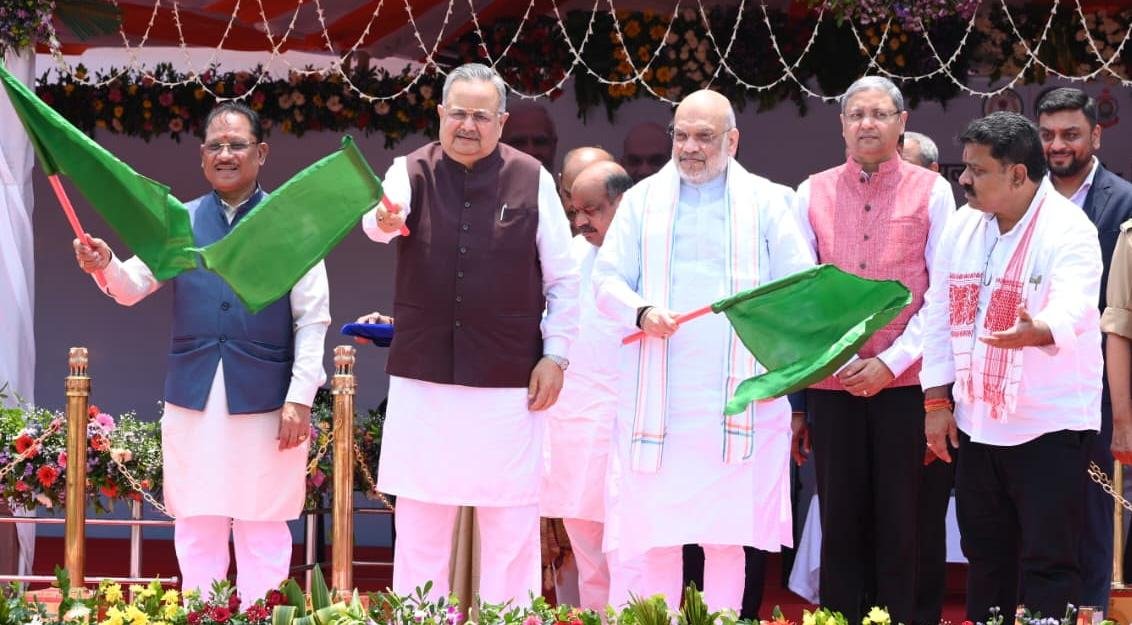 रायपुर : केंद्रीय गृह मंत्री अमित शाह ने रायपुर में अत्याधुनिक ‘नेक्स्ट जेन सीजी डायल-112 सेवा’ और मोबाइल फॉरेंसिक वैन का किया शुभारंभ