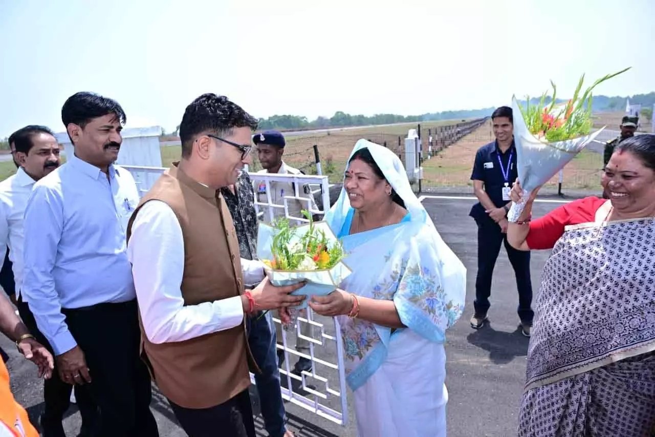 प्रभारी मंत्री ओपी चौधरी का जशपुर आगमन, जनप्रतिनिधियों और अधिकारियों ने किया भव्य स्वागत