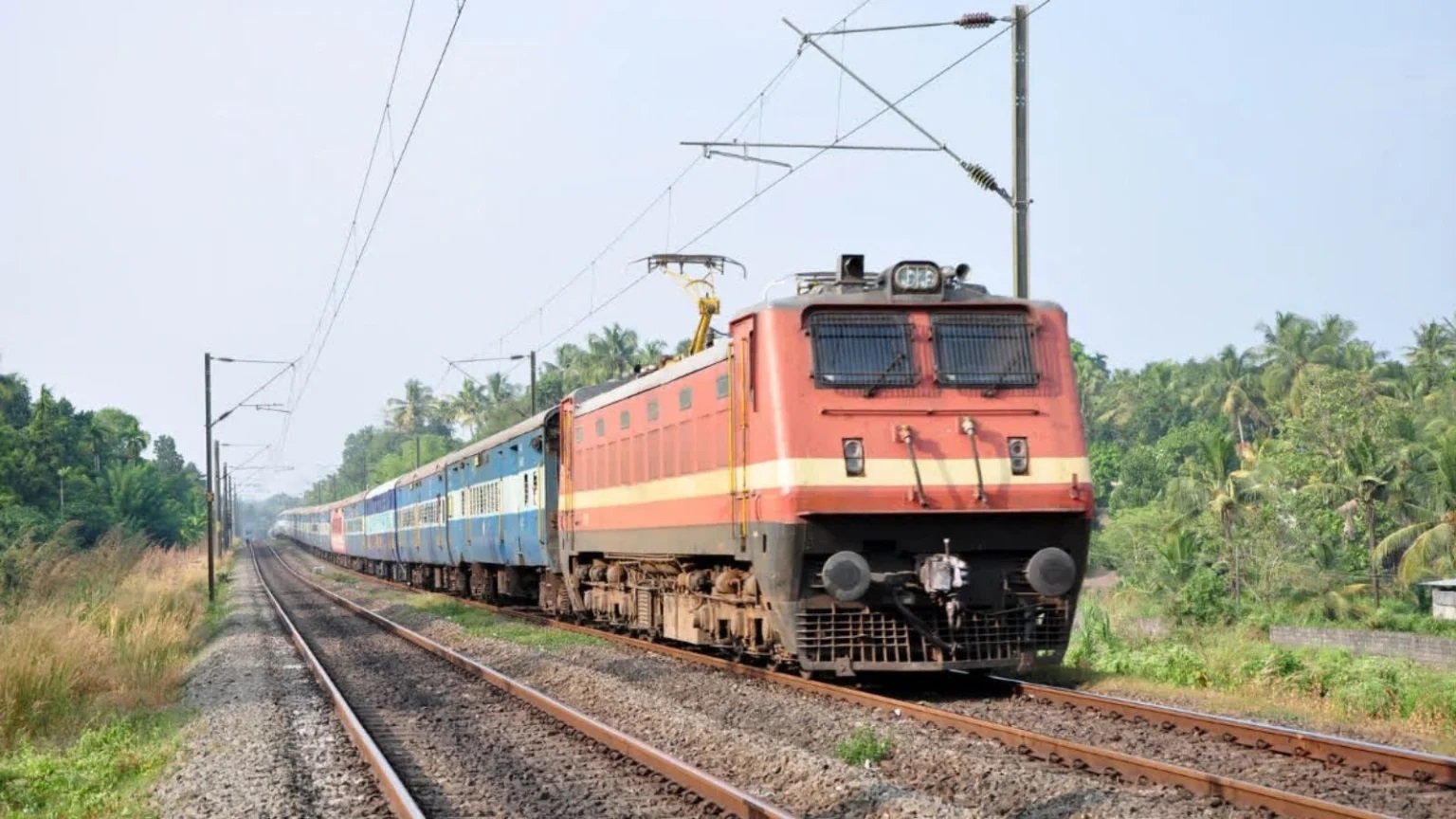 छत्तीसगढ़ में फिर ट्रेनें रद्द: 4 दिन तक यात्रियों की बढ़ेगी परेशानी, सफर से पहले जरूर देखें लिस्ट