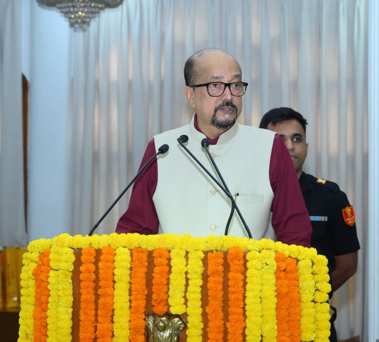 रायपुर : जीवन में ऐसा कार्य करें जिसमें केवल पाना नहीं, समाज को कुछ देना हो- राज्यपाल रमेन डेका