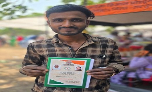 रायपुर : सुशासन तिहार में त्वरित समाधान का उदाहरण: अभिषेक यादव का 10 मिनट में बना राशन कार्ड