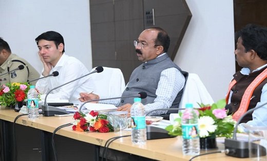 रायपुर : उप मुख्यमंत्री अरुण साव ने स्वच्छता दीदियों के नियमित स्वास्थ्य जांच और सुरक्षा किट प्रदान करने के दिए निर्देश