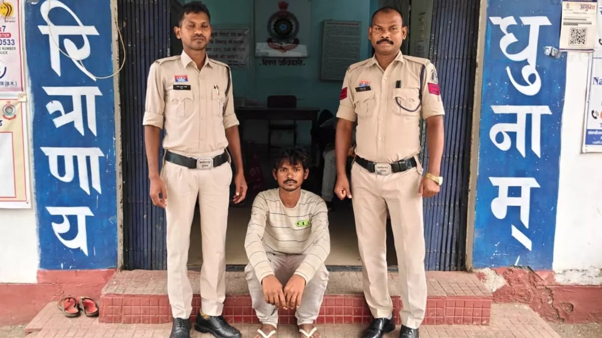 CG Crime News: शराब के लिए पैसे नहीं दिए तो पत्नी पर बरसाया बांस का डंडा, आंगनबाड़ी सहायिका पर जानलेवा हमला करने वाला पति 24 घंटे में गिरफ्तार