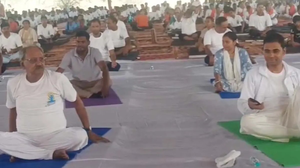 अंतरराष्ट्रीय योग दिवस पर बलौदाबाजार में उमड़ा उत्साह, सांसद बृजमोहन अग्रवाल बोले, योग से स्वस्थ शरीर के साथ मिलता है मानसिक संतुलन