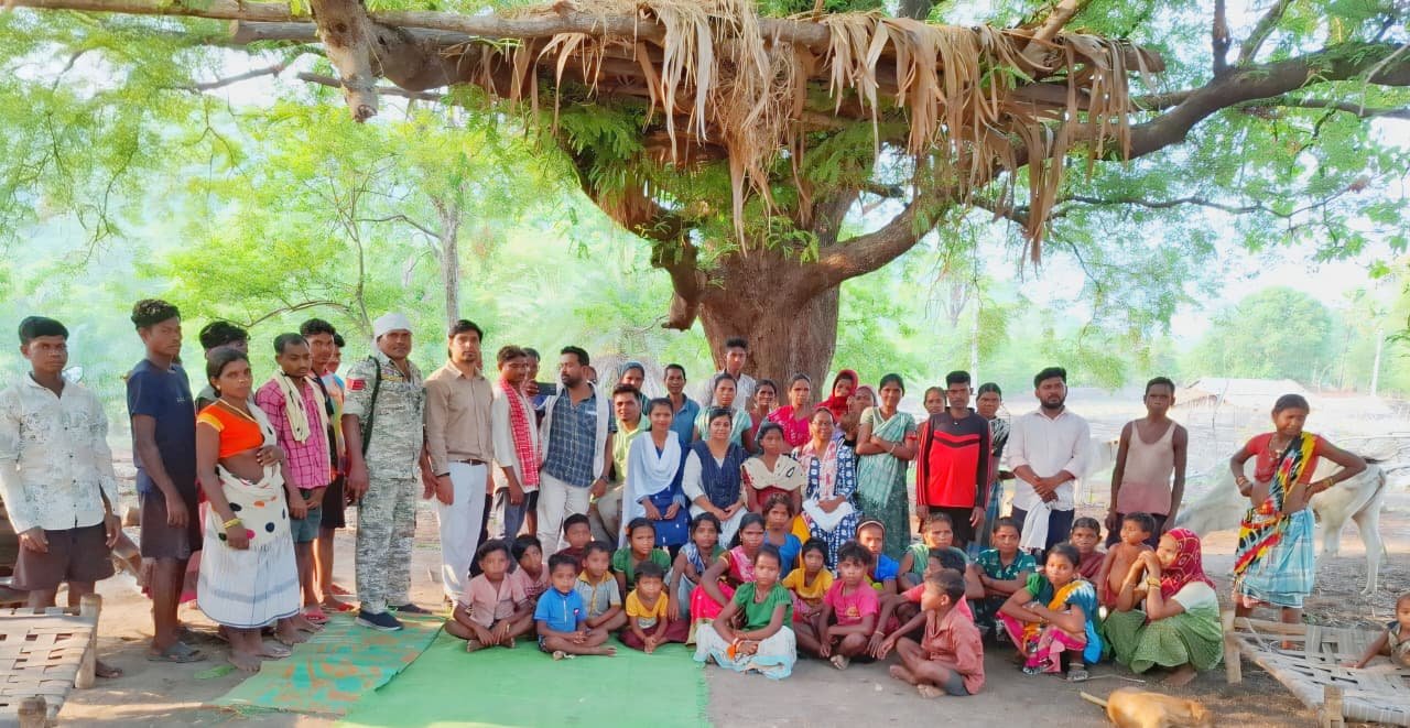 सुशासन तिहार में मछुआ सहकारी समिति को मिला एनएफडीपी प्रमाण पत्र और मत्स्य जाल
