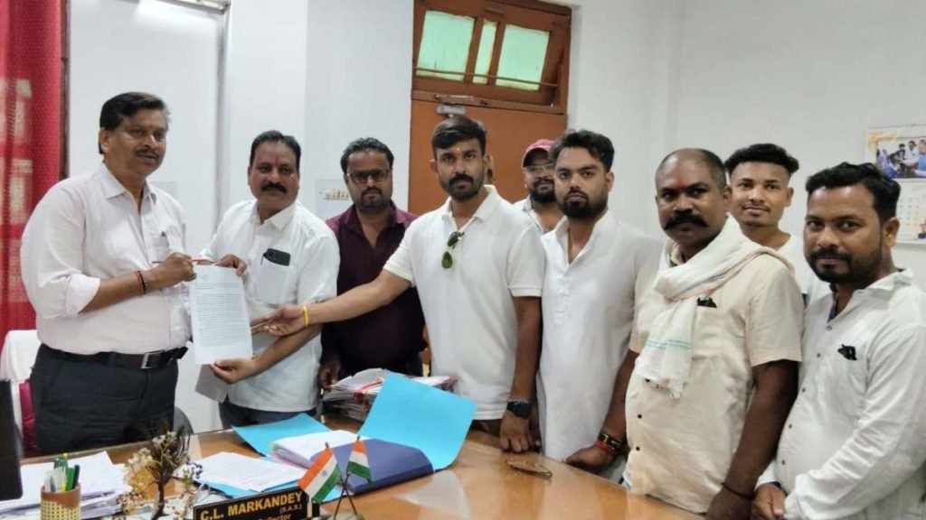 55 करोड़ की परिक्रमा पथ परियोजना पर बढ़ा विवाद, कांग्रेस ने खोला मोर्चा, किसानों के साथ उठाए बड़े सवाल