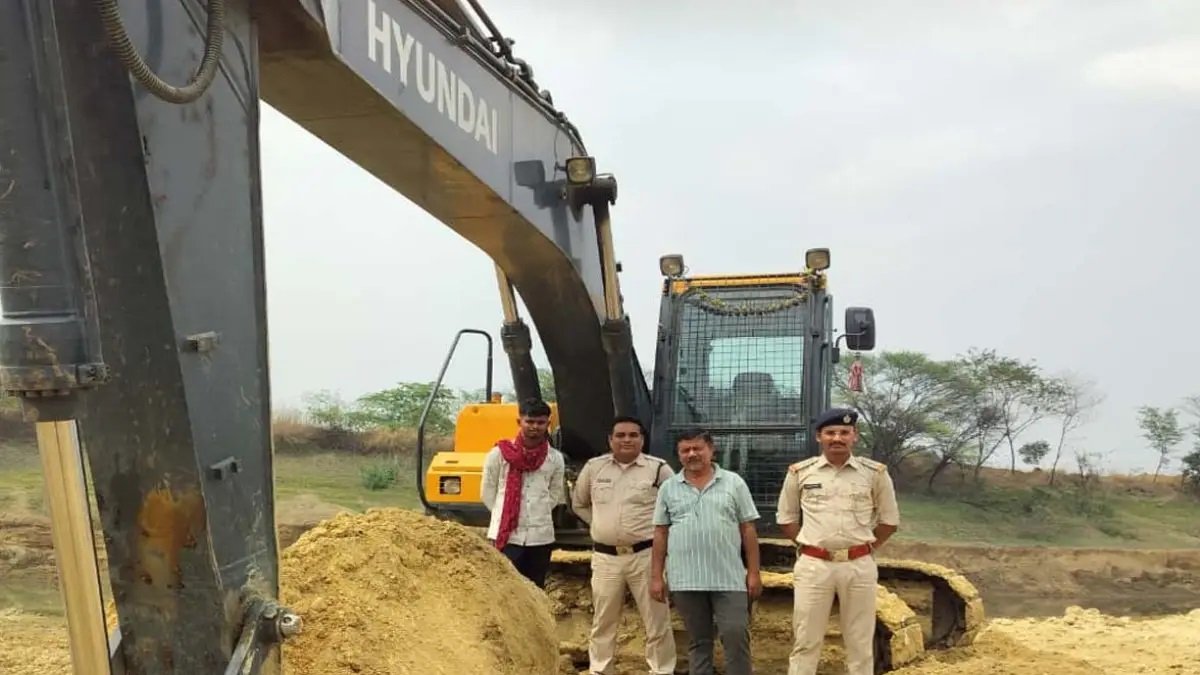 खनिज माफियाओं पर प्रशासन का बड़ा प्रहार, 15 जगहों पर छापेमारी; पोकलेन समेत 14 वाहन जब्त