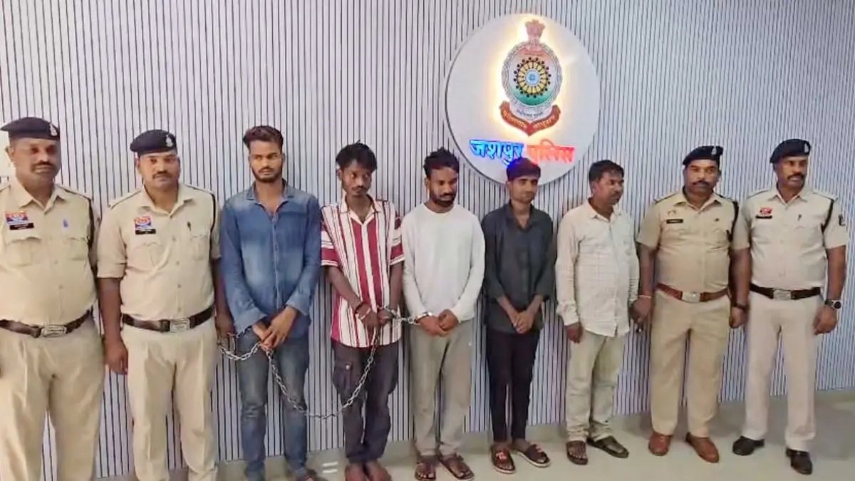 जशपुर पुलिस का बड़ा एक्शन: झारखंड से नशीले इंजेक्शन की तस्करी करने वाला गिरोह पकड़ा, 5 आरोपी गिरफ्तार