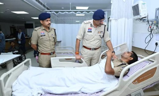रैली के बीच अचानक बिगड़े हालात…फिर जो हुआ उसके बाद अस्पताल पहुंचे पुलिस कमिश्नर