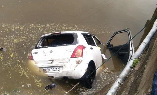 दर्दनाक हादसा, खाटू श्याम दर्शन के लिए निकले 5 लोगों की तालाब में कार गिरने से मौत