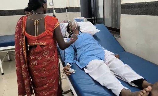 स्कूल में एक के बाद एक 5 छात्राएं हुईं बेहोश, मचा हड़कंप; एक की हालत गंभीर होने पर जिला अस्पताल रेफर