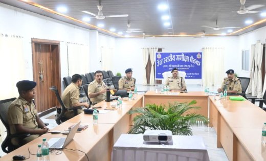 नक्सल मुक्त मोहला-मानपुर में पहली रेंज स्तरीय पुलिस समीक्षा बैठक, बेहतर कानून व्यवस्था और आधुनिक पुलिसिंग पर बना रोडमैप