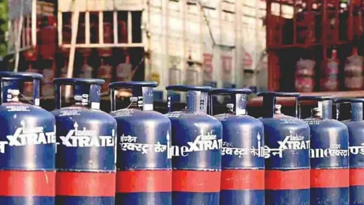 LPG Price Cut: कमर्शियल गैस सिलेंडर हुआ 183.50 रुपये सस्ता, कारोबारियों को मिली बड़ी राहत