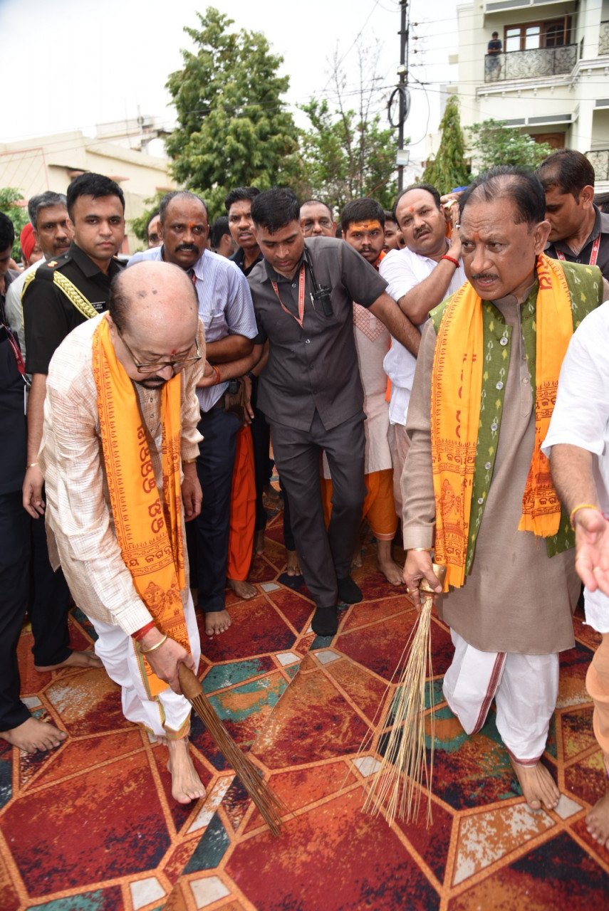 रायपुर : रथयात्रा महोत्सव में शामिल हुए राज्यपाल  डेका