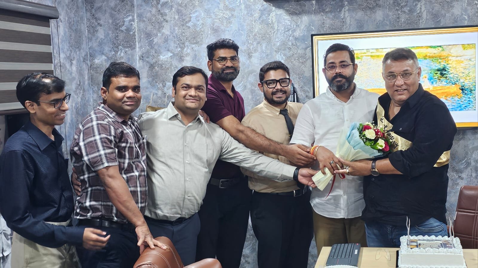 उर्मिला हॉस्पिटल के एक्जीक्यूटिव डायरेक्टर जसपाल भामरा का जन्मदिन पारिवारिक माहौल में हर्षोल्लास के साथ मनाया गया