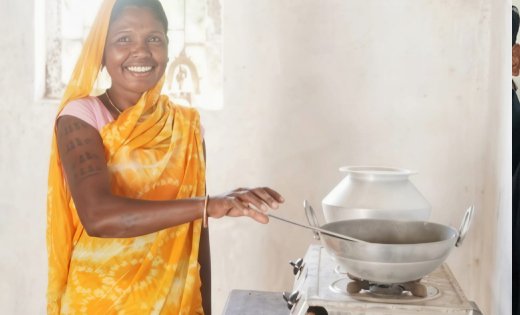 महासमुंद : पीएम जनमन आवास योजना :कुमारी बाई की पक्के आवास का सपना हुआ पूरा, मिला सुरक्षित और सम्मानजनक जीवन