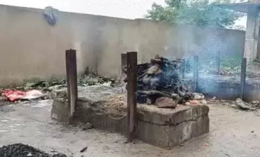 मुक्तिधाम में पालतू कुत्ते के दाह संस्कार पर मचा विवाद, विरोध के बाद पुलिस ने संभाला मोर्चा