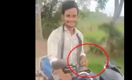 गले में लिपटी थी जिंदगी का खतरा, फिर युवक ने जो किया उसका वीडियो देखकर हर कोई रह गया हैरान