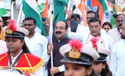 रायपुर : देशभक्ति से ओतप्रोत अप्रतिम उत्साह के साथ निकली तिरंगा यात्रा, उप मुख्यमंत्री अरुण साव हुए शामिल