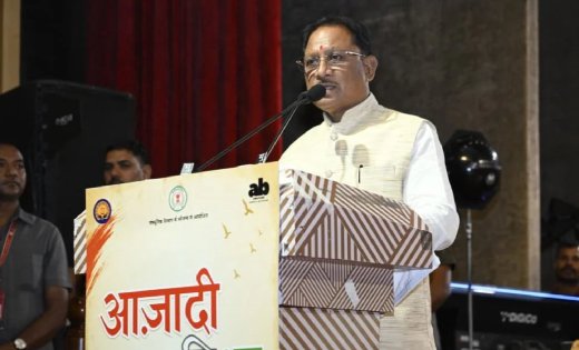 रायपुर में गूंजी देशभक्ति की स्वर लहरियां, 100 युवा कलाकारों की ऐतिहासिक प्रस्तुति ने बांधा समां, मुख्यमंत्री साय ने दिया राष्ट्र निर्माण का संदेश