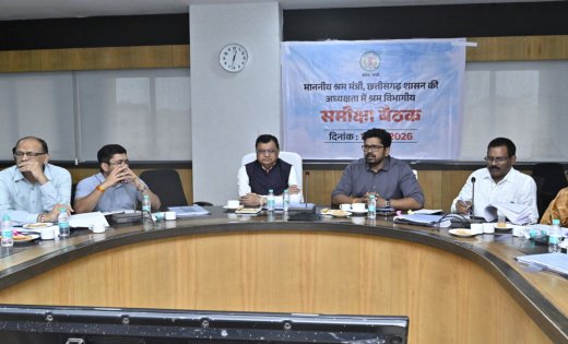 श्रमिकों को योजनाओं का लाभ दिलाने में तेजी, ई-केवायसी से लेकर कारखानों की जांच तक अधिकारियों को सख्त निर्देश