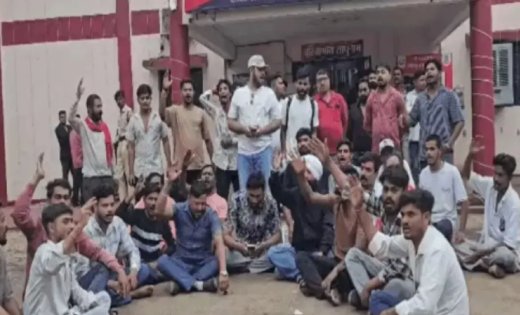 रायपुर में चंगाई सभा को लेकर गरमाया विवाद, घर के बाहर जुटे लोग; धर्मांतरण के आरोप पर पुलिस ने शुरू की जांच