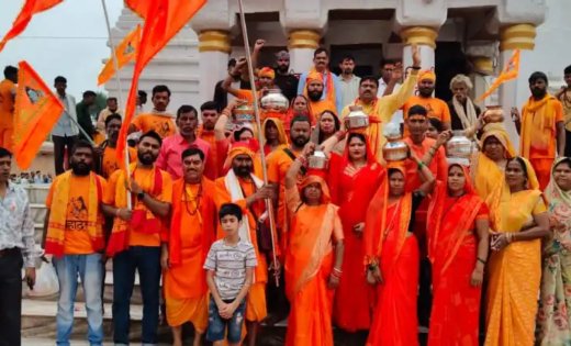 अमरकंटक में हजारों श्रद्धालुओं के साथ छत्तीसगढ़ उपमुख्यमंत्री ने की पूजा अर्चन, कावडिये ज्वालेश्वर महादेव में किया जलाभिषेक