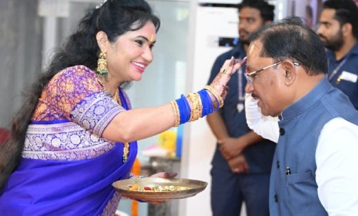 मुख्यमंत्री निवास में स्नेह की डोर से जुड़ा छत्तीसगढ़, महिलाओं के सम्मान और आत्मनिर्भरता की तस्वीर ने खींचा ध्यान
