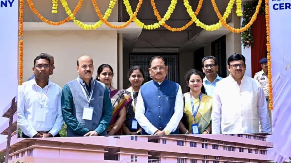मुख्यमंत्री साय ने यूथ इनोवेशन एवं एंटरप्रेन्योरशिप कॉन्क्लेव में युवाओं और स्टार्टअप उद्यमियों से किया संवाद