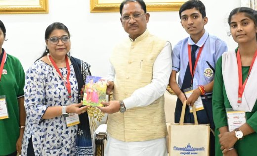 राष्ट्रपति से मिलकर लौटे विद्यार्थियों ने मुख्यमंत्री साय से साझा किए यादगार अनुभव