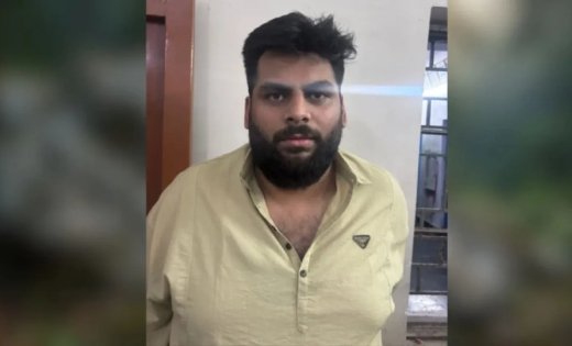 ड्राई डे के बावजूद रायपुर में शराब बिक्री का खेल, पुलिस की घेराबंदी में बार संचालक गिरफ्तार; अब लाइसेंस पर भी कार्रवाई की तैयारी