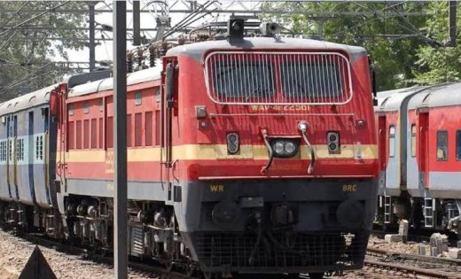 यात्रियों के लिए जरूरी खबर: रायपुर रेल मंडल में आज और कल कई ट्रेनें रहेंगी बंद, सफर से पहले जरूर देख लें पूरी सूची