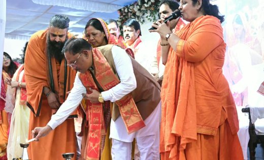  महादेव घाट पर सवा लाख दीपों से सजा रायपुर, प्रधानमंत्री मोदी के जन्मदिवस पर गूंजा मंगलकामनाओं का संदेश