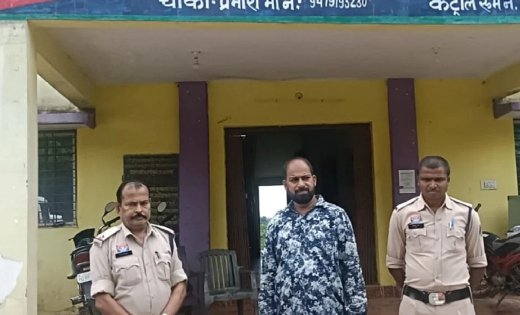 PDS राशन गड़बड़ी पर पुलिस की बड़ी कार्रवाई, 31 लाख से ज्यादा के खाद्यान्न की कमी के मामले में फरार आरोपी गिरफ्तार