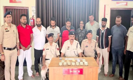 Crime News: सुनसान मकान में चल रहा था लाखों का जुआ, पुलिस ने अचानक मारा छापा; 4.28 लाख रुपये के साथ 9 आरोपी गिरफ्तार