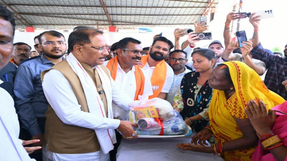 बाढ़ प्रभावित परिवारों के साथ पूरी संवेदनशीलता से खड़ी है सरकार : मुख्यमंत्री विष्णु देव साय