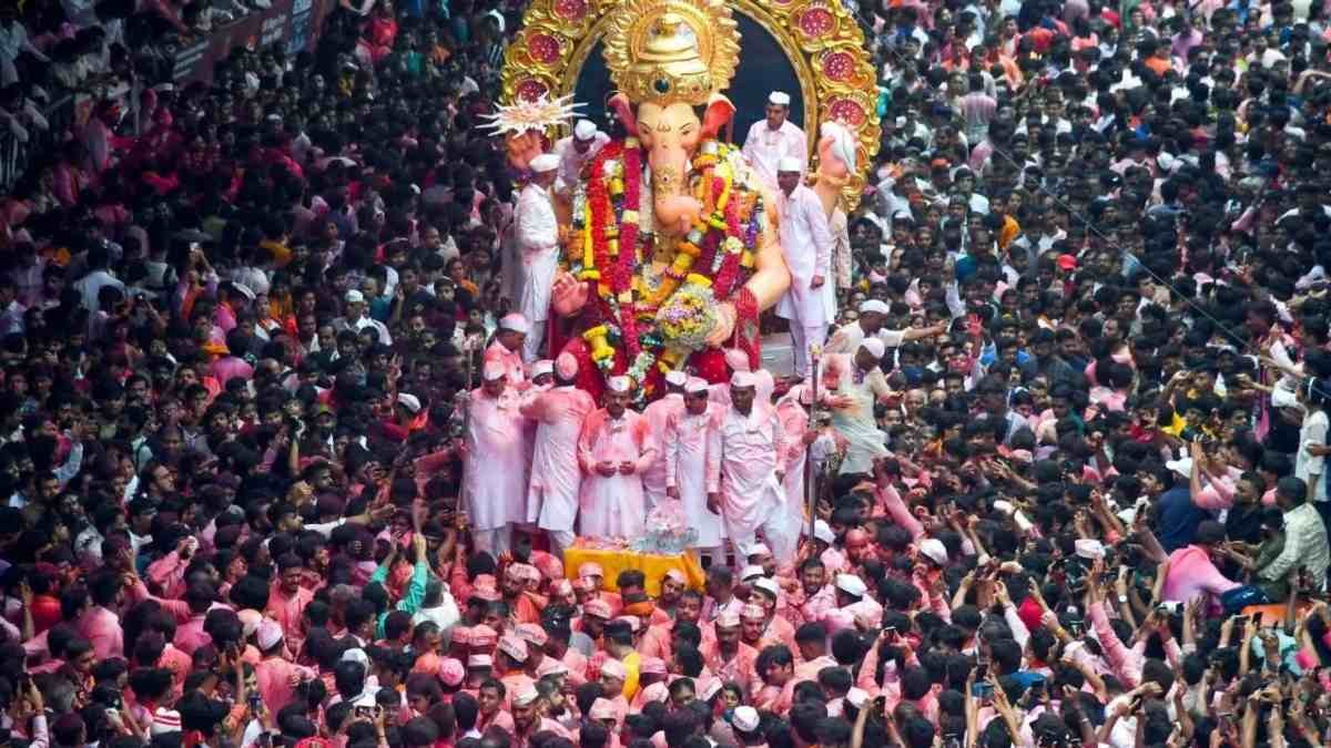 अनंत चतुर्दशी पर आज ऐसे करें गणपति विसर्जन, शुभ मुहूर्त से लेकर पूरी पूजा विधि यहां जानिए