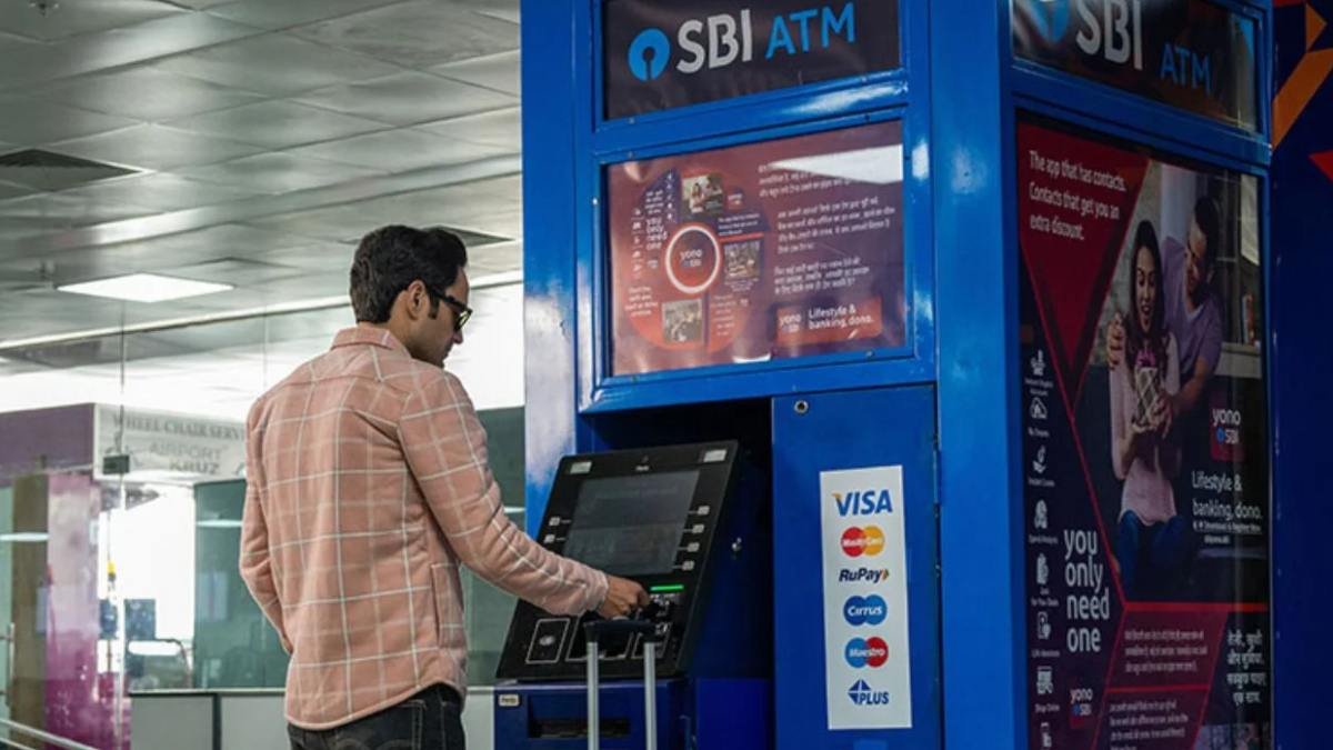 ATM से पैसे निकालने पर देना होगा अतिरिक्त शुल्क? जानिए BSBD खाताधारकों के लिए क्या है नियम