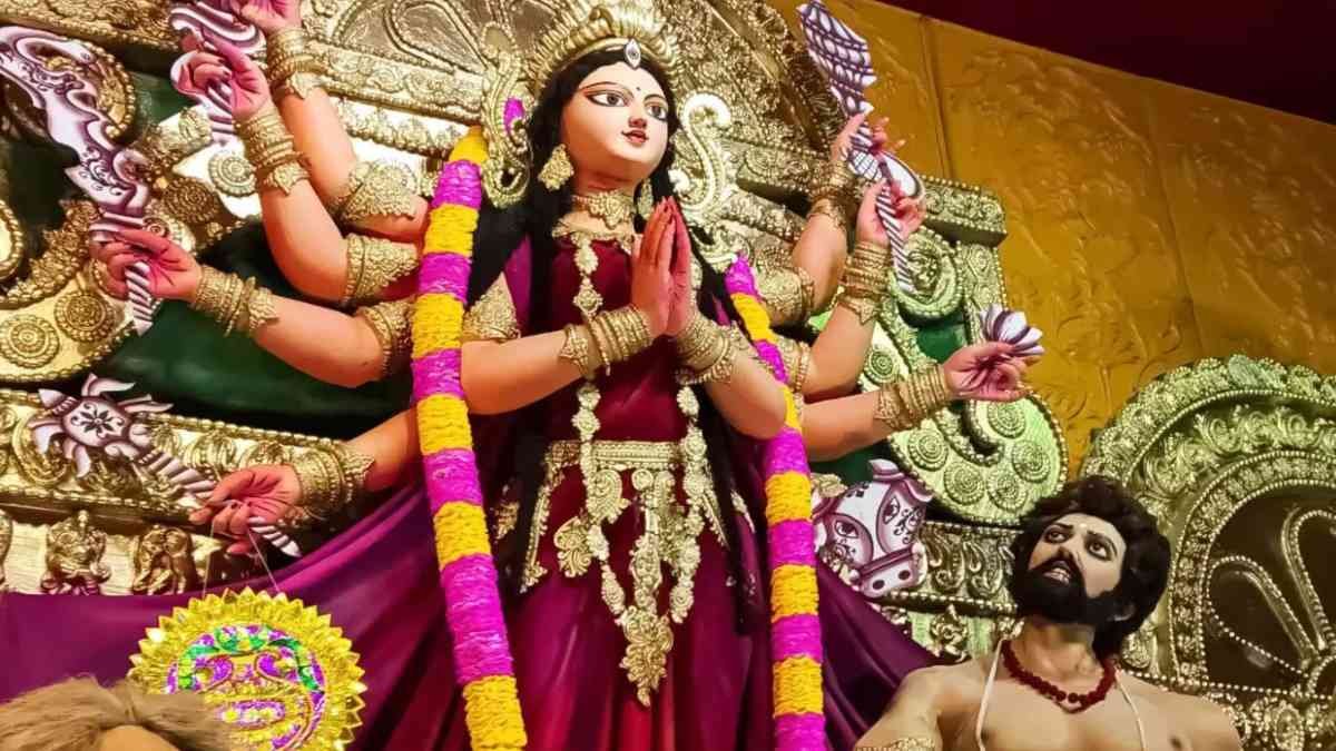 Navratri 2026: नवरात्रि में भूलकर भी न करें ये 8 काम, मान्यता है पूजा का फल हो सकता है प्रभावित