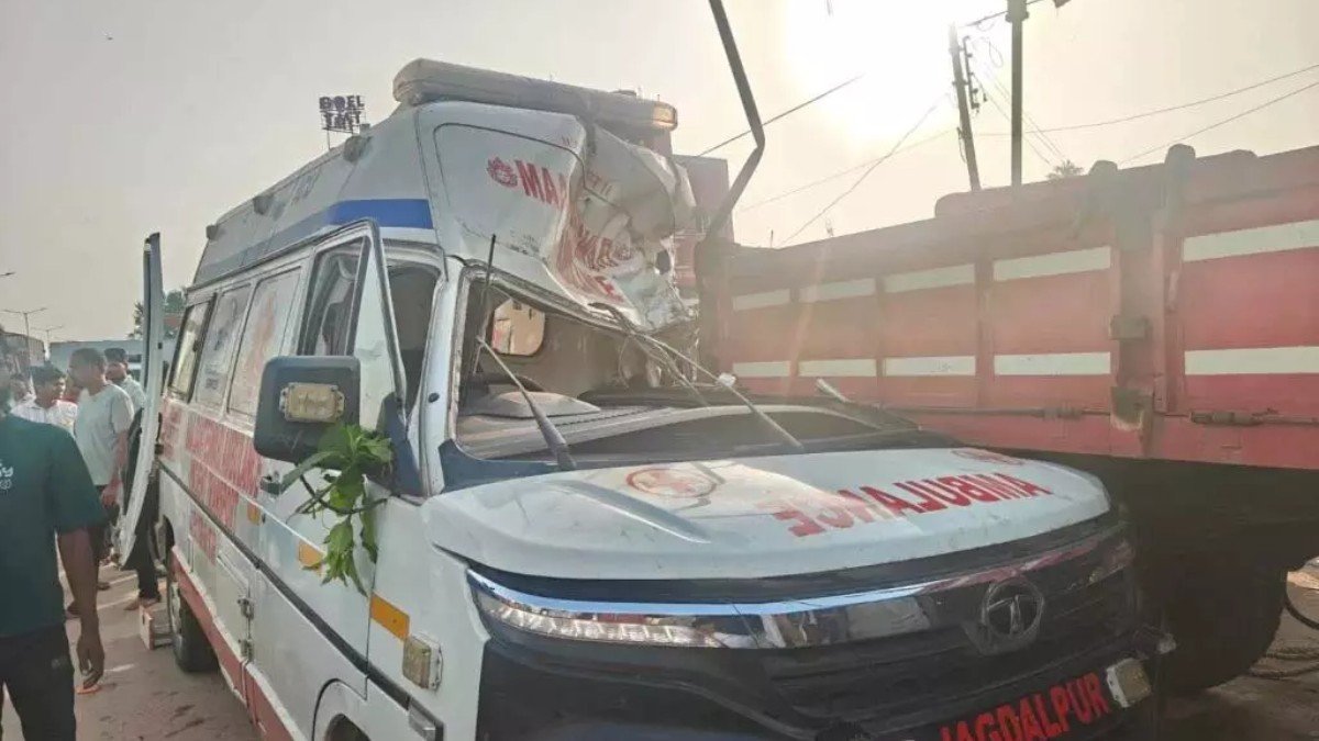 छत्तीसगढ़ में दो दर्दनाक सड़क हादसे, धमतरी में एम्बुलेंस सवार नर्स की मौत, सूरजपुर में कुएं में गिरी बाइक