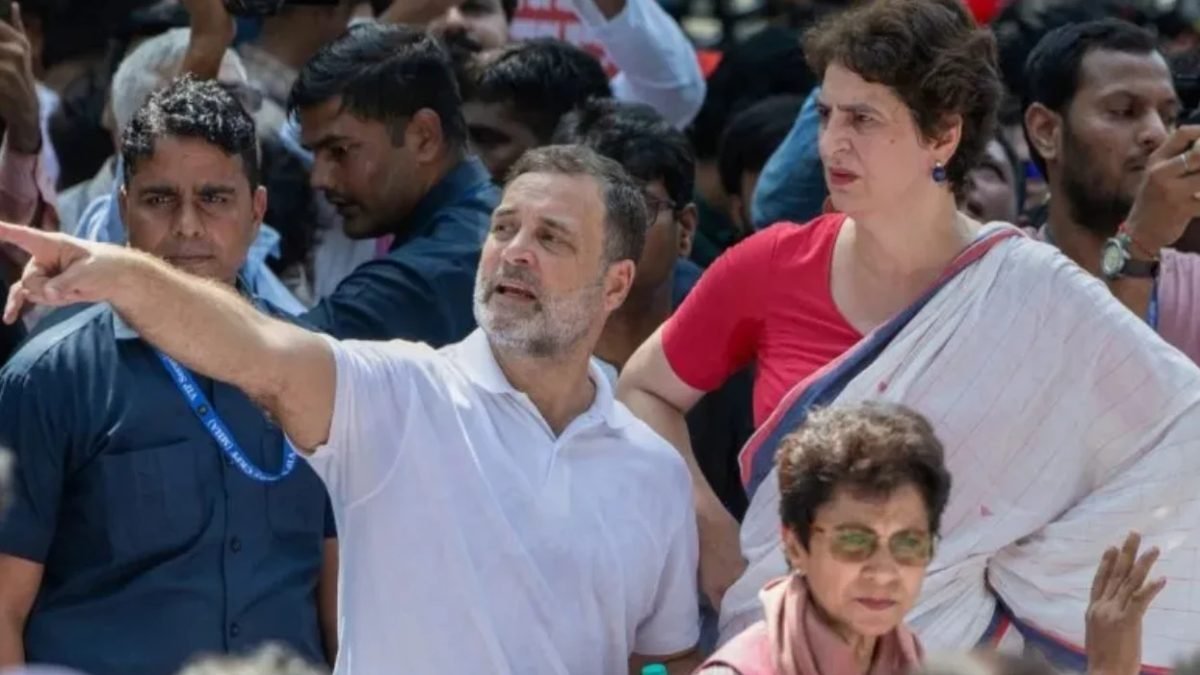राहुल-प्रियंका समेत विपक्षी सांसदों पर FIR, चुनाव आयोग प्रदर्शन के बाद दिल्ली पुलिस का एक्शन