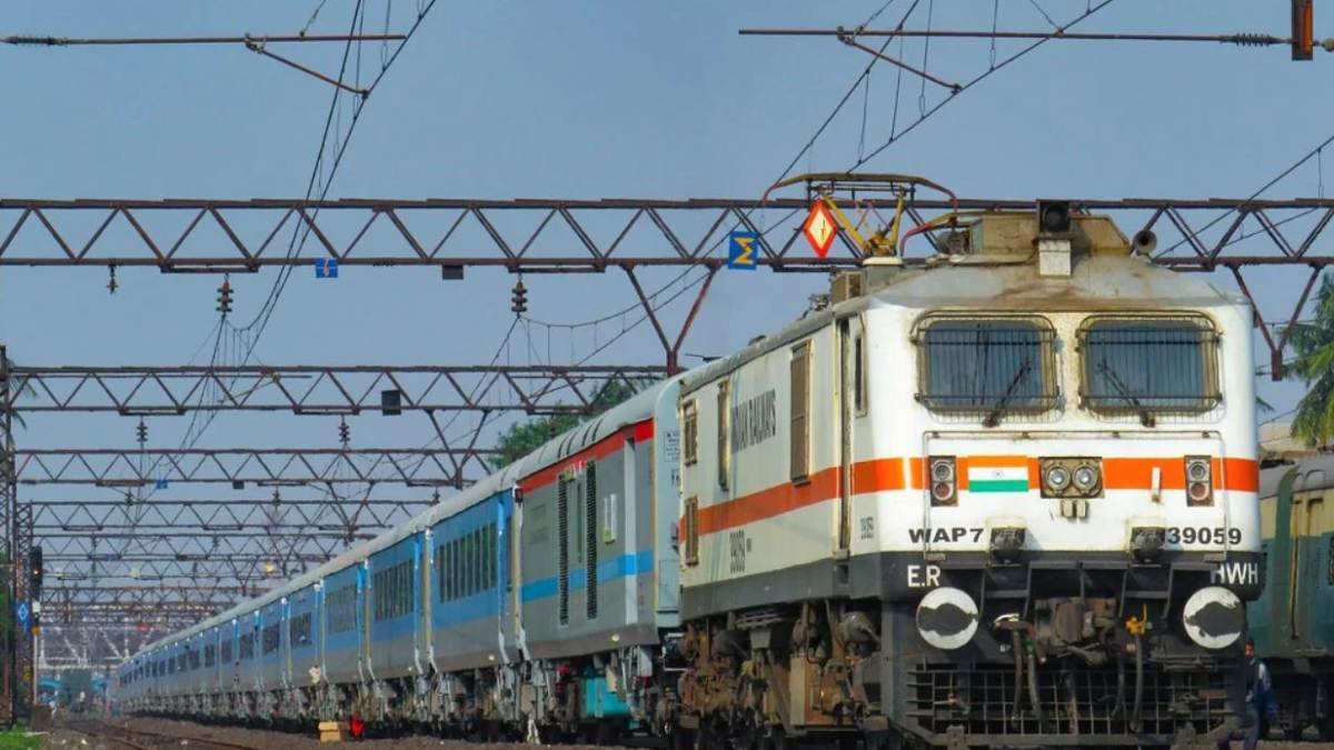 Train Cancelled: दिल्ली जाने से पहले चेक करें ट्रेन का स्टेटस, मध्य प्रदेश की कई ट्रेनें रद्द