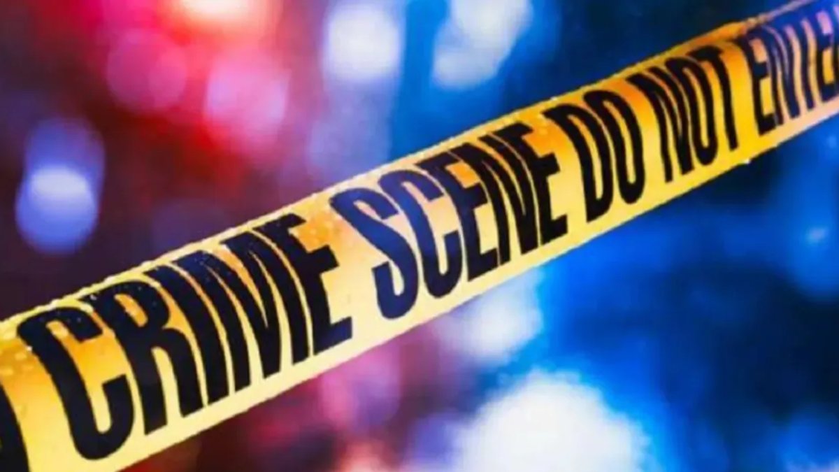 Crime News: रेलवे ट्रैक पर मिला पटवारी का शव, पार्किंग में कार के अंदर मृत मिले दोनों बच्चे