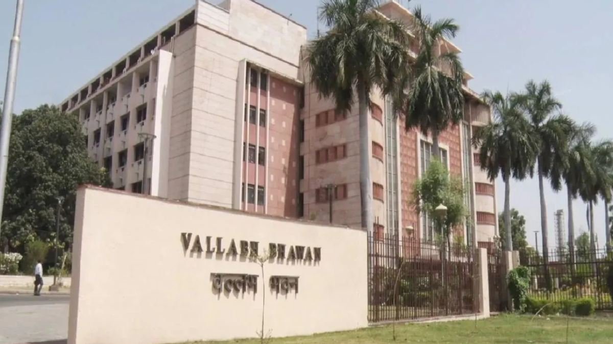 IAS Transfer: 3 IAS अधिकारियों की नई पोस्टिंग, अक्षय तेम्रवाल समेत इन अफसरों को मिली नई जिम्मेदारी