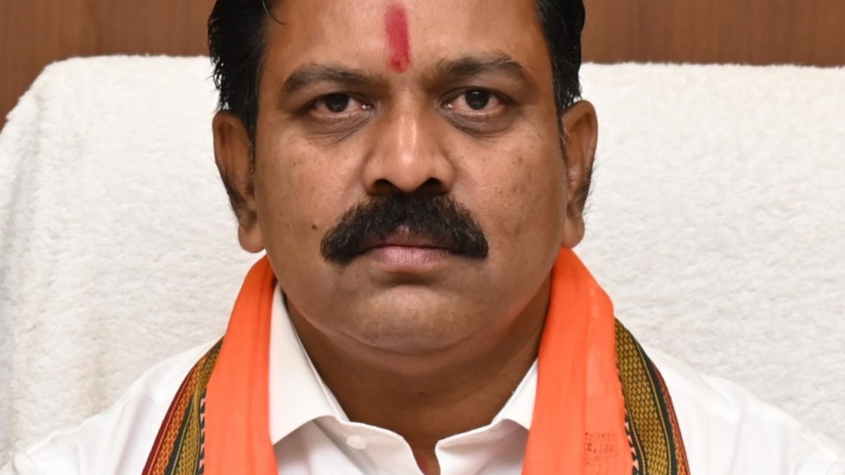 रायपुर : उप मुख्यमंत्री विजय शर्मा की पहल से कबीरधाम में प्रदेश में सबसे ज्यादा 48 नई समितियों का गठन