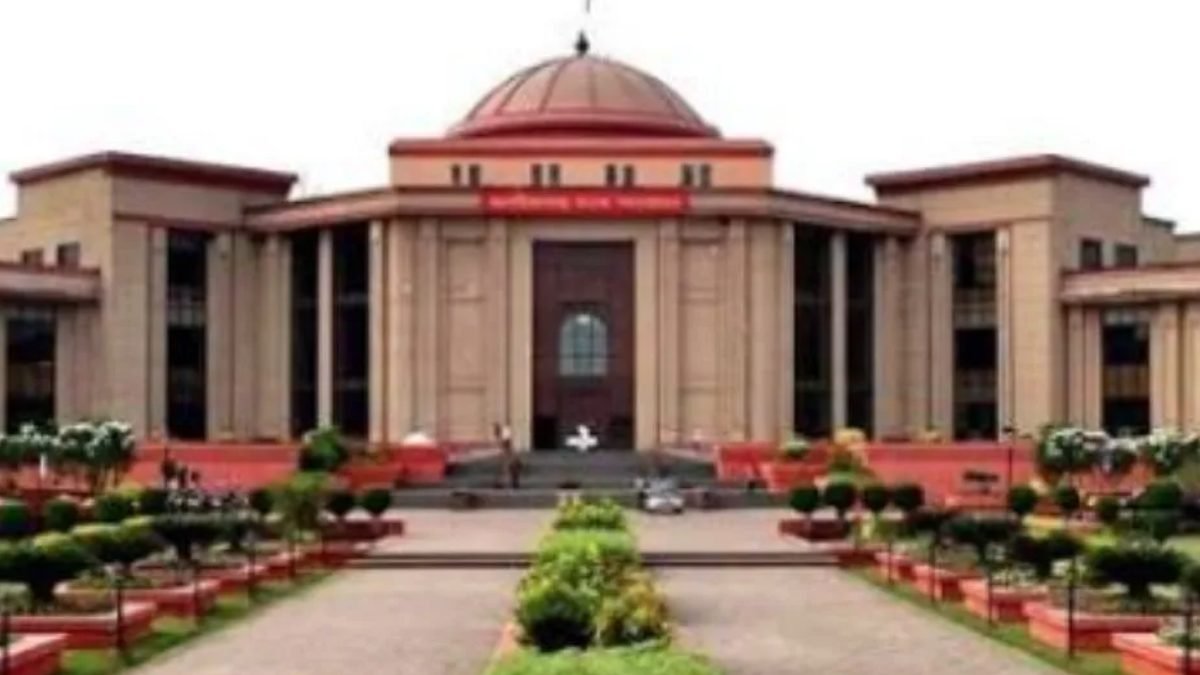 हाईकोर्ट के आदेश से रुकी मकान खाली कराने की कार्रवाई, बैंक और पुलिस को लौटना पड़ा