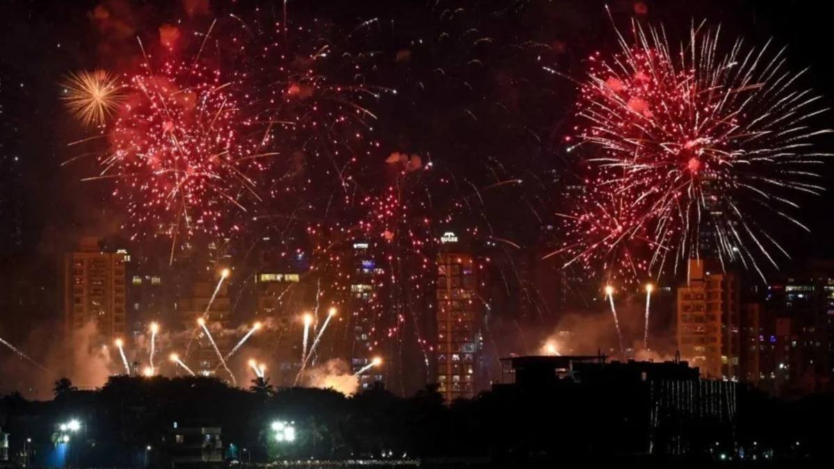Diwali 2026 Date: 8 नवंबर को मनाई जाएगी दिवाली, जानें लक्ष्मी पूजा का शुभ मुहूर्त और अमावस्या तिथि