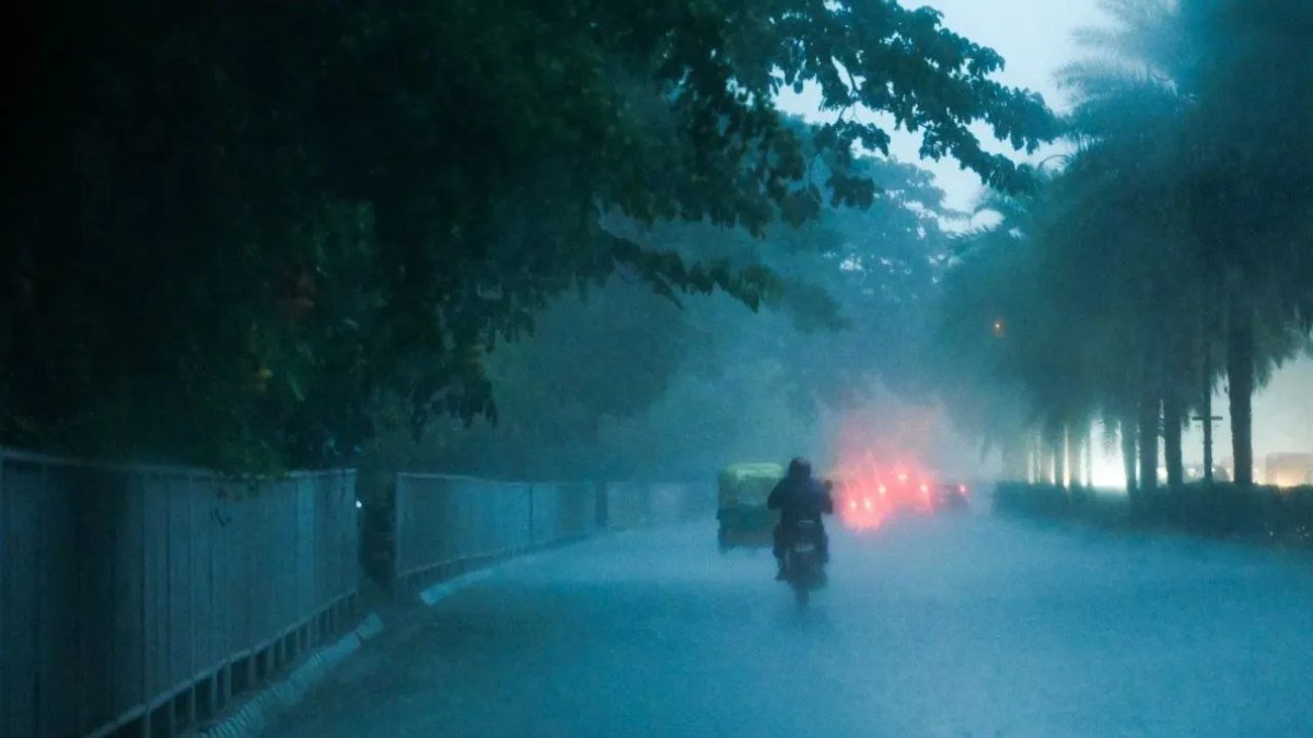 CG Weather Update: छत्तीसगढ़ में भारी बारिश का अलर्ट, 5 जिलों में ऑरेंज चेतावनी, कई जिलों में स्कूल-कॉलेज बंद